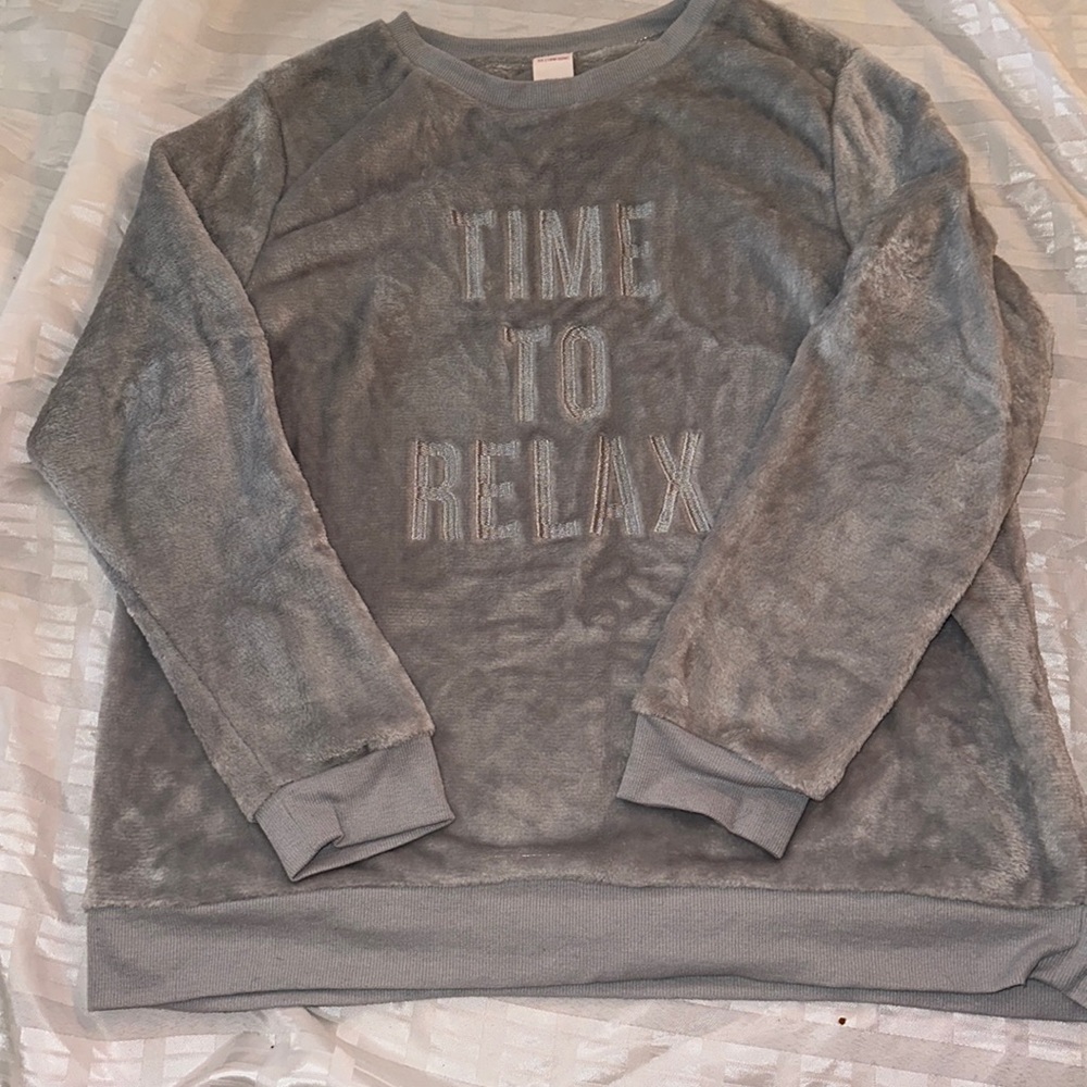 Pullover sweater